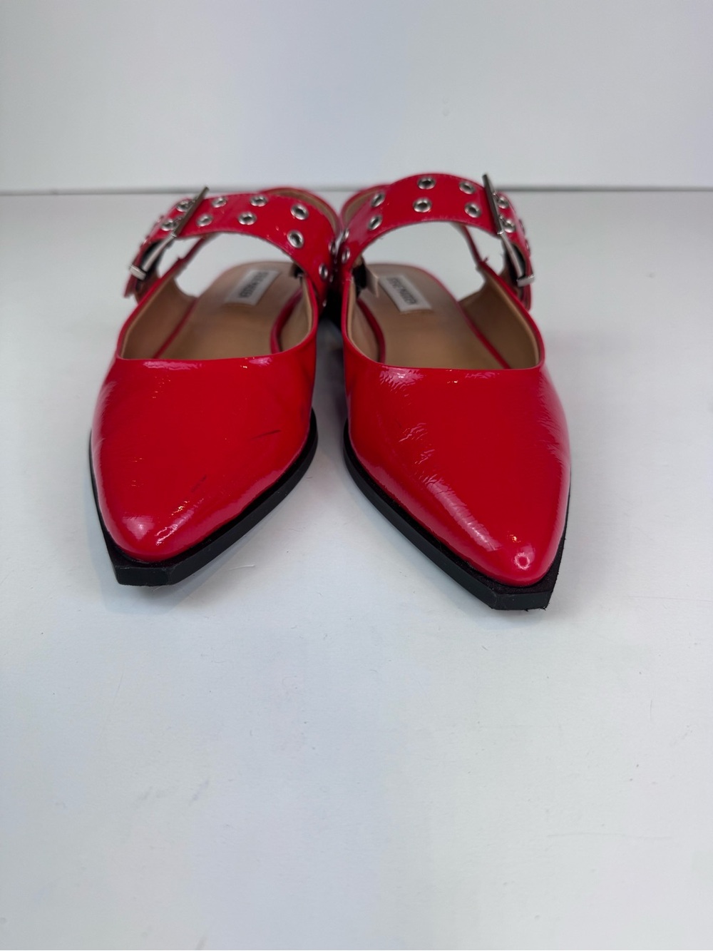 NEW Steve Madden Smokee Buckle Slingback Red Flats Pointed Toe Grommets Size 8 - Picture 4 of 12